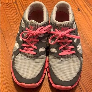 Women’s 11 Nike Free Run 2